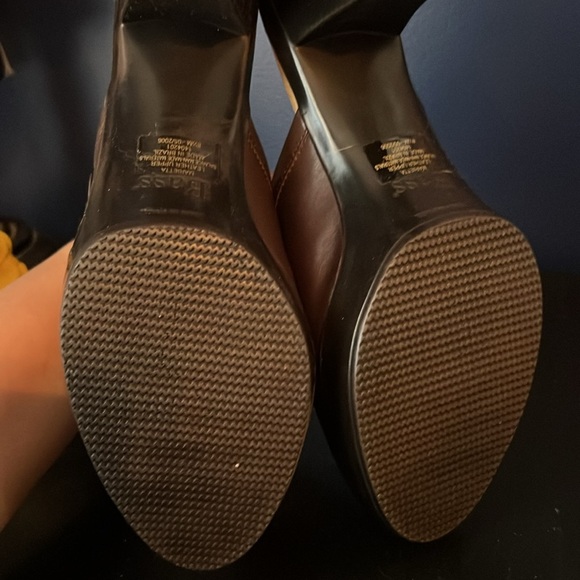 NIB Bass Heels - Brown 8.5 - Picture 6 of 6